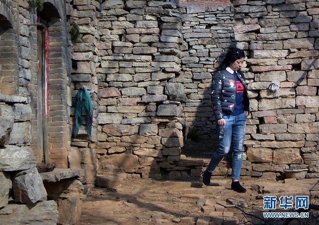 Trung Quốc: Ở nơi thâm sơn cùng cốc có một ngôi làng được làm hoàn toàn từ đá tảng rất ít người biết - Ảnh 8.