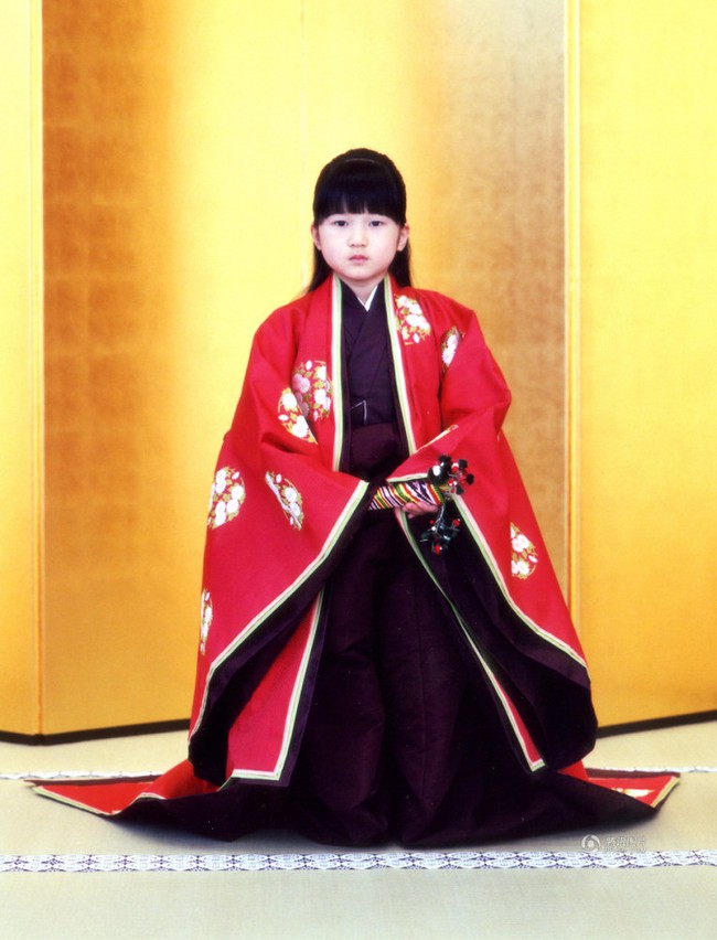 Công chúa Nhật xuất hiện với gương mặt hốc hác và thân hình gầy gò khiến nhiều người lo lắng - Ảnh 8.