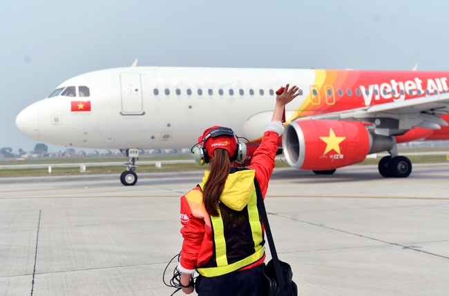 Chùm ảnh: Nữ kỹ sư sửa chữa máy bay hiếm hoi ở Việt Nam với 2 tấm bằng ĐH - Ảnh 8.
