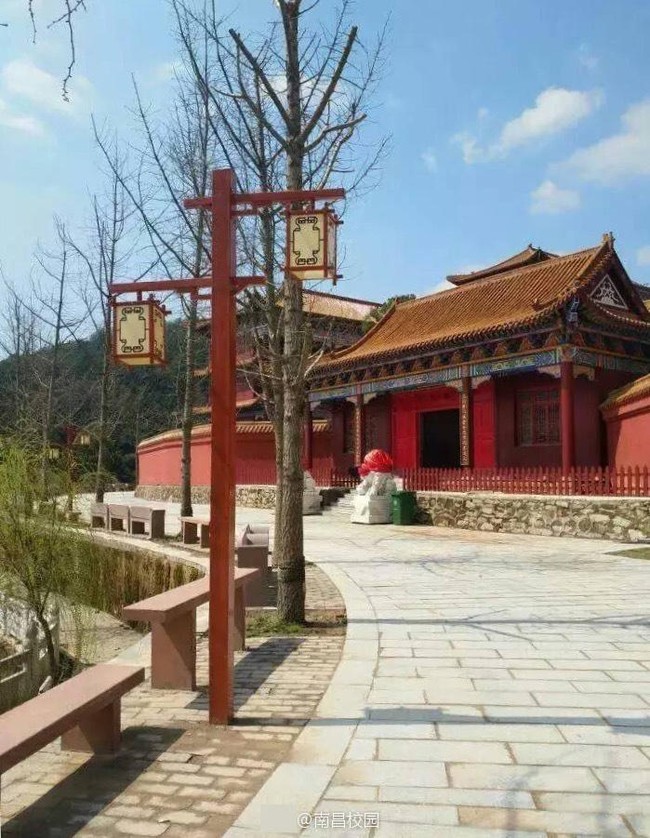 Sinh viên Trung Quốc thích thú với trường học có lối thiết kế như Hoàng cung, đi học như lên chầu - Ảnh 7.