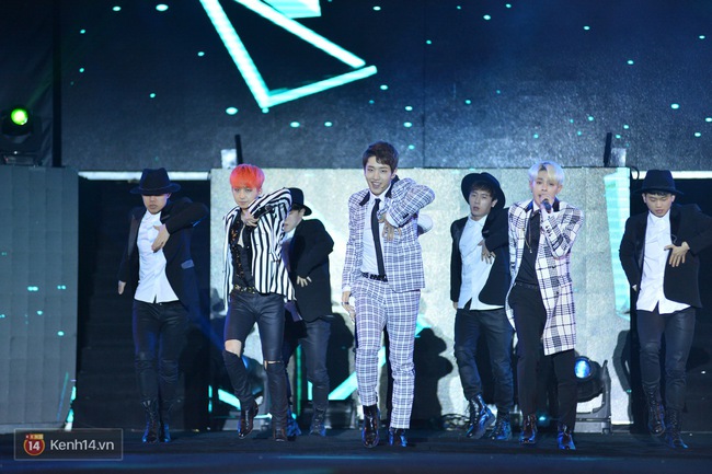 MBC Music K-Plus Concert: Khán giả đông hơn hẳn đêm diễn đầu, dàn sao Hàn hát nhảy cực sung - Ảnh 34.