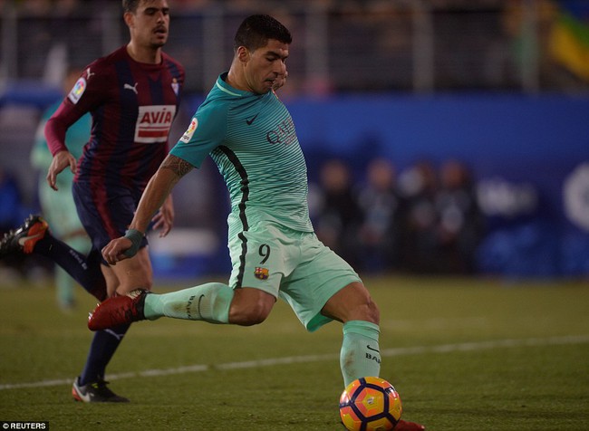 Tam tấu MSN nổ s&uacute;ng, Barca gi&agrave;nh chiến thắng 4 sao - Ảnh 10.