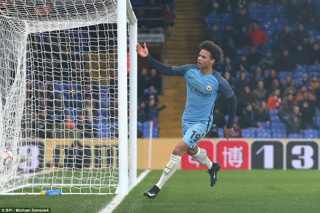 Yaya Toure lập si&ecirc;u phẩm đ&aacute; phạt, Man City bước tiếp ở C&uacute;p FA - Ảnh 10.