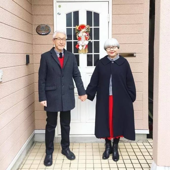 Nhìn bộ ảnh cặp vợ chồng người Nhật mặc đồ đôi suốt 37 năm, ai chẳng muốn muốn có được mối tình như họ - Ảnh 8.