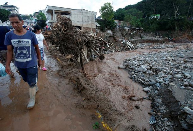 Chùm ảnh: Hiện trường vụ lở đất kinh hoàng khiến 254 người thiệt mạng ở Colombia - Ảnh 7.