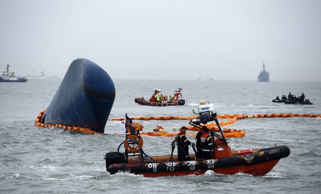 Thảm kịch chìm phà Sewol: 3 năm còn nguyên một nỗi đau khôn nguôi với cả đất nước Hàn Quốc - Ảnh 4.