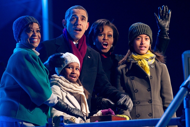 Những khoảnh khắc đáng nhớ bên vợ con của Tổng thống Obama trong 8 năm đương nhiệm - Ảnh 17.