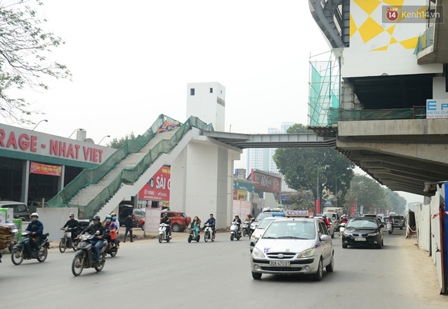 Cận cảnh đoàn tàu đường sắt Cát Linh - Hà Đông đang đóng gói, chuẩn bị vận chuyển về nước - Ảnh 9.