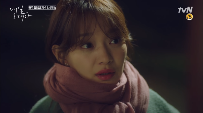 “Tomorrow With You”: Không tin chồng du hành thời gian, Shin Min Ah tìm gặp bà đồng - Ảnh 8.