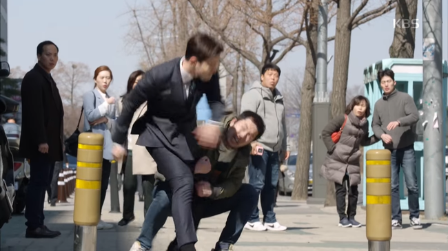 &ldquo;Sếp Kim&rdquo;: Định chơi khăm, ai ngờ Nam Goong Min lại &ldquo;tự m&igrave;nh hại m&igrave;nh&rdquo; - Ảnh 19.