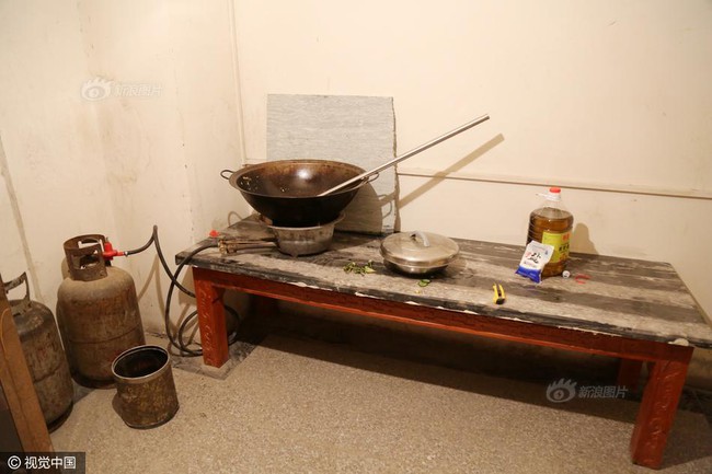 Khung cảnh tan hoang, lộn xộn ở chốn ăn chơi kh&eacute;t tiếng Trung Quốc một thời - Ảnh 7.