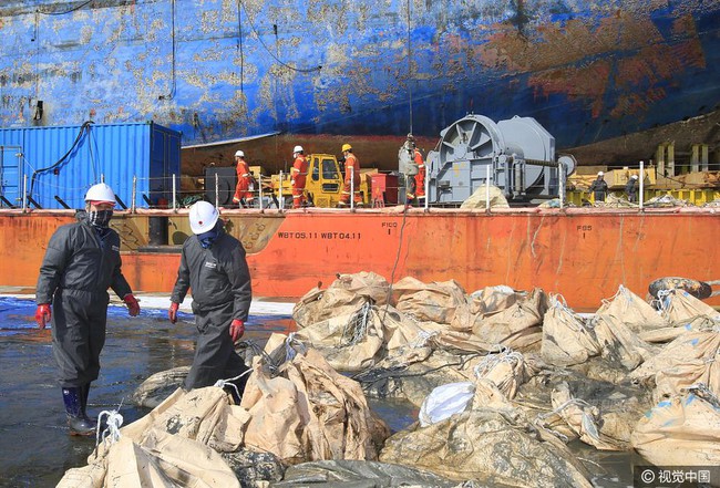 Những di vật được tìm thấy trong xác phà Sewol sau 3 năm chìm dưới đáy đại dương - Ảnh 10.