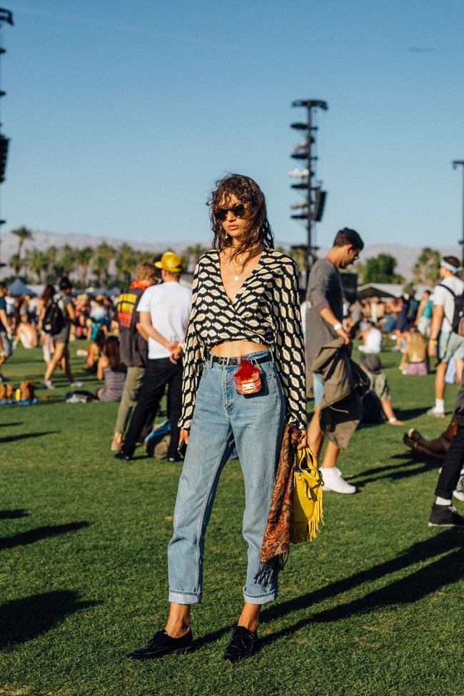 Selena Gomez và The Weeknd được Vogue chọn là cặp đôi mặc đẹp nhất Coachella 2017 - Ảnh 13.