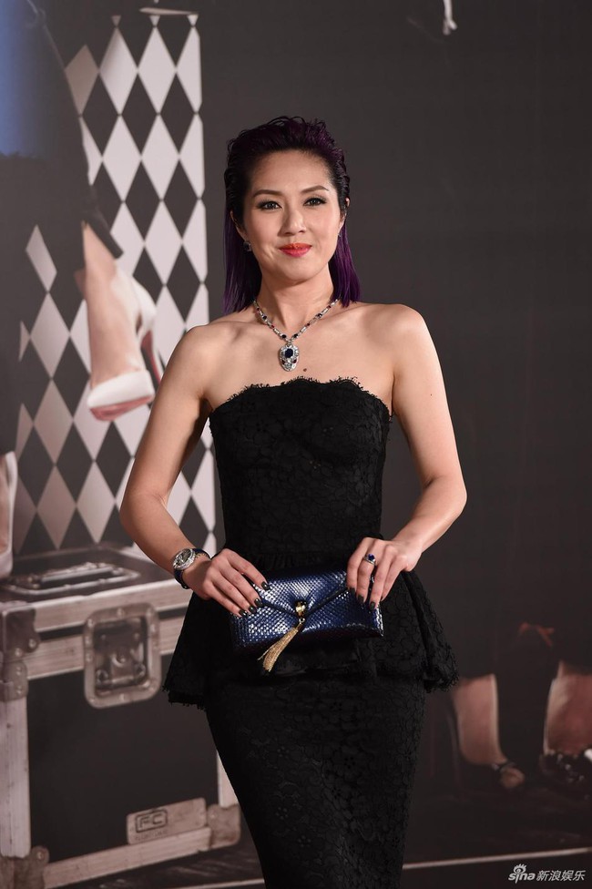 Thảm đỏ Kim Tượng 2017: Triệu Vy xinh đẹp quyến rũ, Chương Tử Di bung lụa lấn &aacute;t loạt mỹ nh&acirc;n - Ảnh 26.