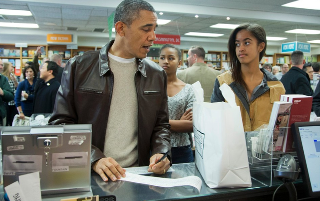 2 công chúa nhà Obama đã trưởng thành và xinh đẹp hơn rất nhiều sau 8 năm ở Nhà Trắng - Ảnh 41.