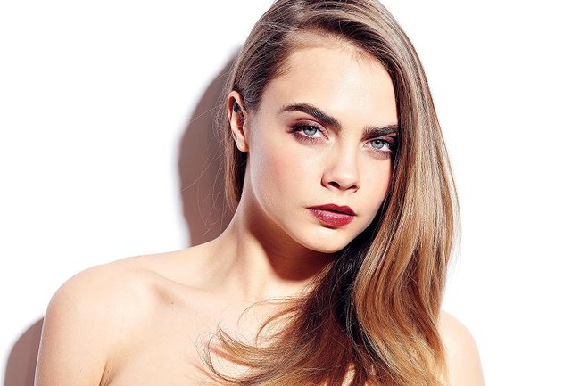 Từng là mỹ nhân hàng đầu thế giới, Cara Delevingne giờ bỗng cạo trọc đầu - Ảnh 1.