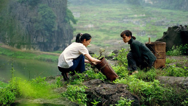 Tự h&agrave;o Việt Nam m&igrave;nh đẹp đến thế n&agrave;y trong những thước phim nước ngo&agrave;i! - Ảnh 15.