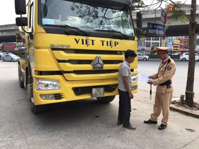 Vụ nữ sinh chết thảm dưới gầm xe bồn b&ecirc; t&ocirc;ng: Xe chạy v&agrave;o giờ cấm - Ảnh 3.