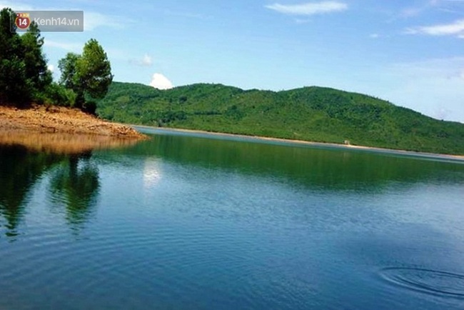 Vớt được thi thể người đàn ông mất tích 3 ngày ở hồ Phú Ninh - Ảnh 1.