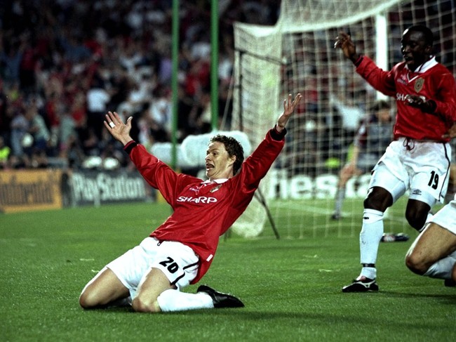 Ole Gunnar Solskjaer: S&aacute;t thủ c&oacute; gương mặt trẻ thơ - Ảnh 2.