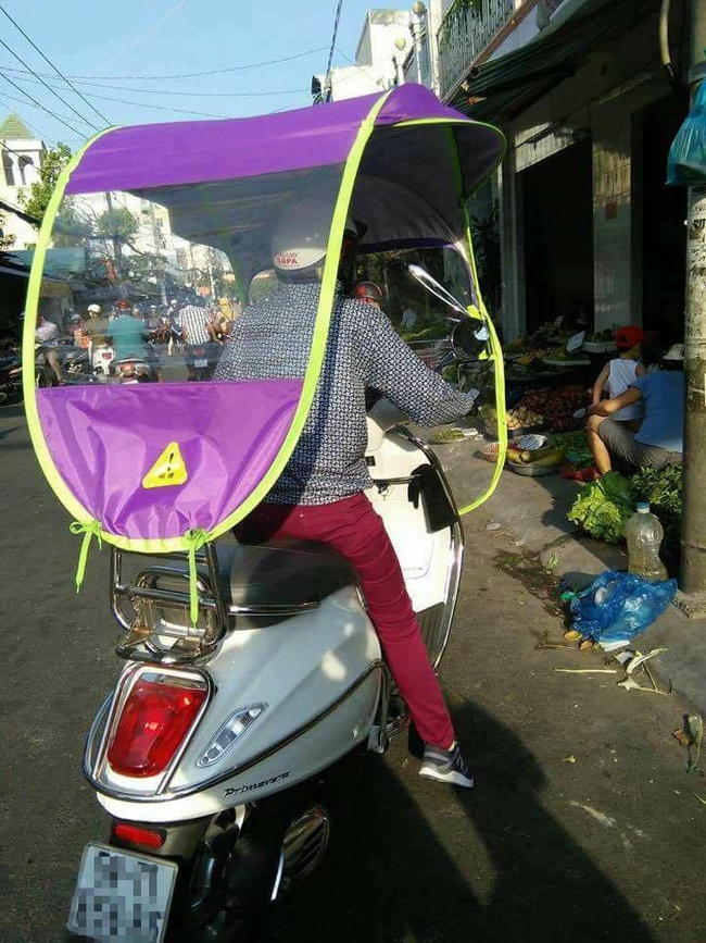 Dụng cụ tr&aacute;nh nắng mới của chị em S&agrave;i G&ograve;n trong những ng&agrave;y n&oacute;ng kinh ho&agrave;ng - Ảnh 1.