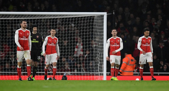 Arsenal ngã sấp mặt trên sân nhà - Ảnh 9.