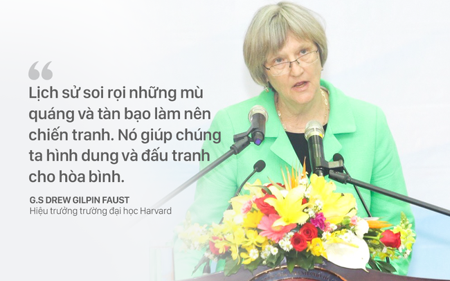 Hiệu trưởng Harvard và những câu nói khó quên trong buổi trò chuyện với SV Nhân văn TP.HCM - Ảnh 2.