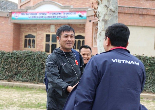 Afghanistan vs Việt Nam: Ng&agrave;y Hữu Thắng chống lại người Đức - Ảnh 3.