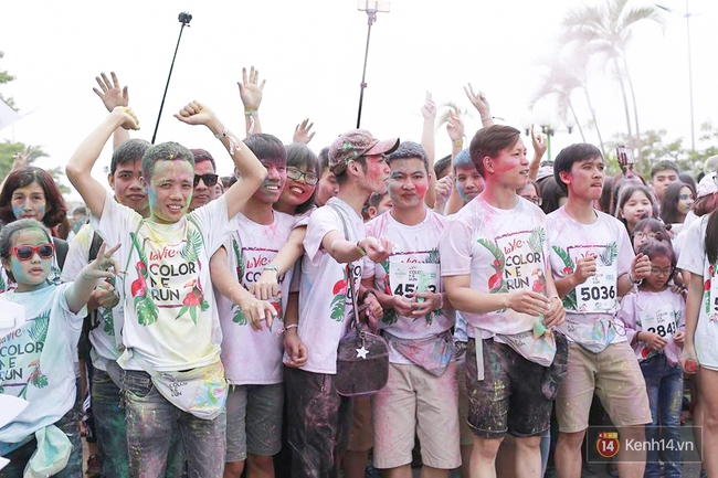 Đến hẹn lại lên, giới trẻ Hà Nội đang quẩy hết mình ở Color me run 2017! - Ảnh 7.