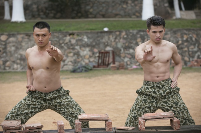 Quốc Thiên khoe body cơ bắp, nam tính trong show thực tế mới - Ảnh 8.