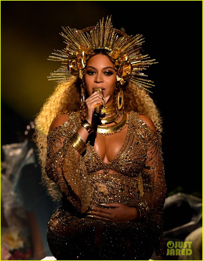 Bầu sinh đôi, Beyonce vẫn khiến cả thế giới ngỡ ngàng vì quá lộng lẫy tại Grammy - Ảnh 3.