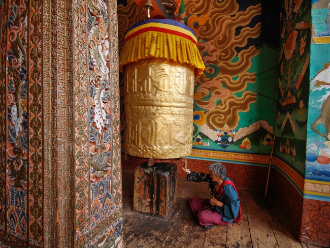 Giữa v&ograve;ng xo&aacute;y cuồng quay của cuộc sống, &iacute;t nhất h&atilde;y một lần đến Bhutan để c&oacute; được những ng&agrave;y b&igrave;nh dị v&agrave; an y&ecirc;n - Ảnh 2.