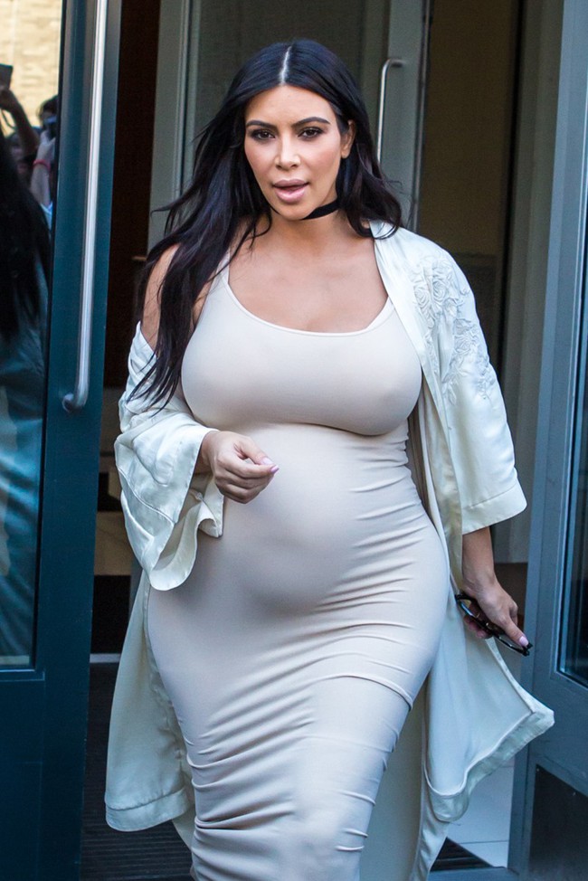 Kim Kardashian sồ sề ngày nào giờ đã có thân hình thon thả và săn chắc bất ngờ - Ảnh 2.