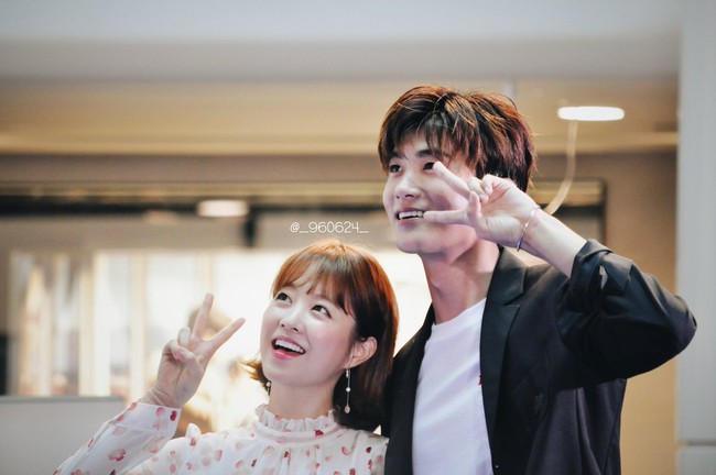 Xem cách Park Hyung Sik và Park Bo Young nhìn nhau chằm chằm là biết họ đã sớm thuộc về nửa kia! - Ảnh 8.