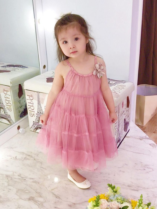 Trong số c&aacute;c c&ocirc;ng ch&uacute;a, ho&agrave;ng tử nh&iacute; của showbiz Việt, bạn m&ecirc; nh&oacute;c tỳ n&agrave;o nhất? - Ảnh 1.