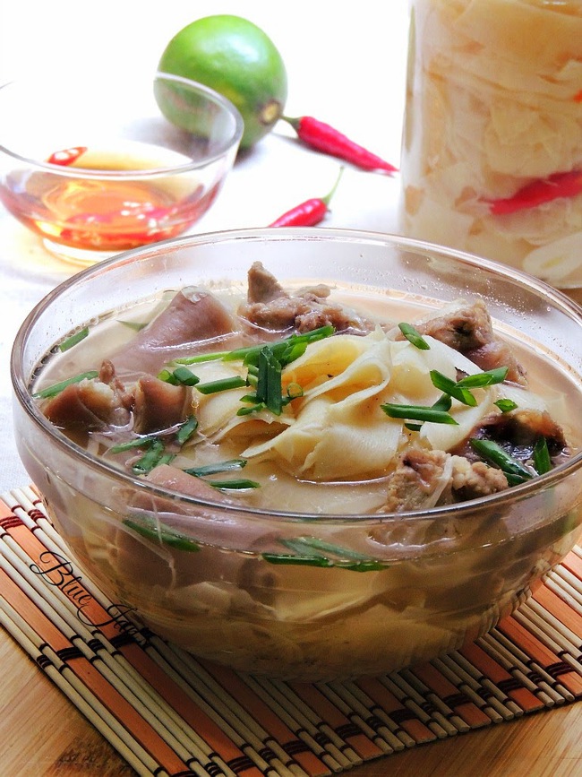 N&ecirc;n hạn chế ăn canh măng nếu bạn mắc 1 trong 5 căn bệnh n&agrave;y - Ảnh 2.