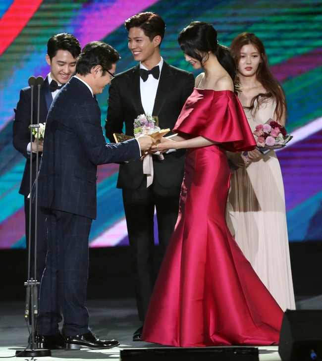 Baeksang đã kết thúc nhiều ngày, fan vẫn đau đầu vì không chọn nổi Yoona hay các mỹ nhân này đẹp hơn - Ảnh 7.