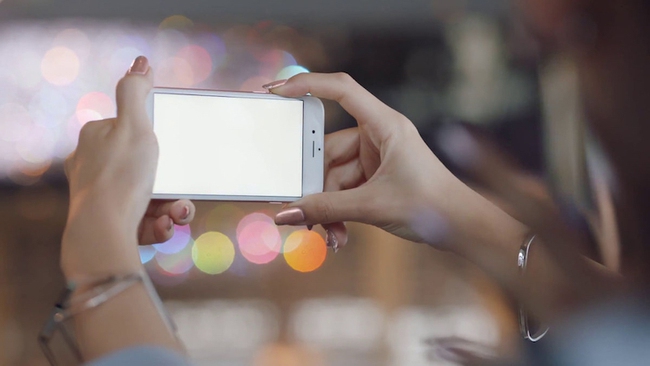 Muốn c&oacute; ảnh tự sướng đẹp, h&atilde;y ch&uacute; &yacute; đến những t&iacute;nh năng n&agrave;y khi mua smartphone - Ảnh 3.