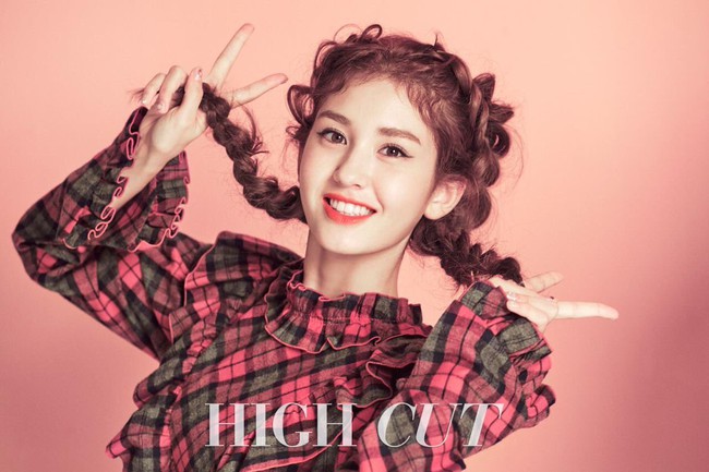 B&ocirc;ng hồng lai Somi: Từ kẻ bị loại khỏi TWICE đến Qu&aacute;n qu&acirc;n Produce 101 - Ảnh 1.