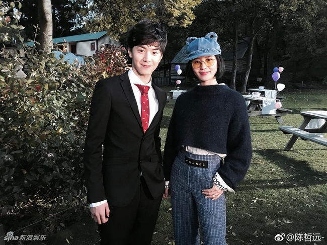 Đ&aacute;m cưới nh&agrave; người ta nhưng d&acirc;n t&igrave;nh chỉ quan t&acirc;m tới cặp đ&ocirc;i t&igrave;nh bể b&igrave;nh Lưu Thi Thi - Ng&ocirc; Kỳ Long - Ảnh 6.