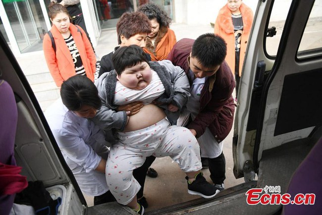 Cuộc sống của cô bé 7 tuổi nặng 75kg, có tháng tăng tới 10kg - Ảnh 6.