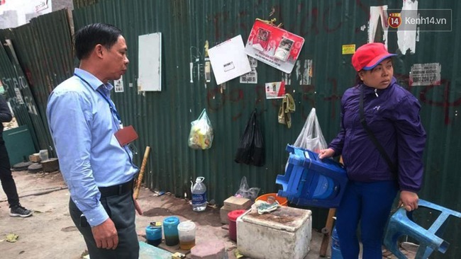 Th&ecirc;m 2 người bị phạt 4 triệu đồng v&igrave; tiểu bậy ngo&agrave;i đường phố H&agrave; Nội - Ảnh 3.