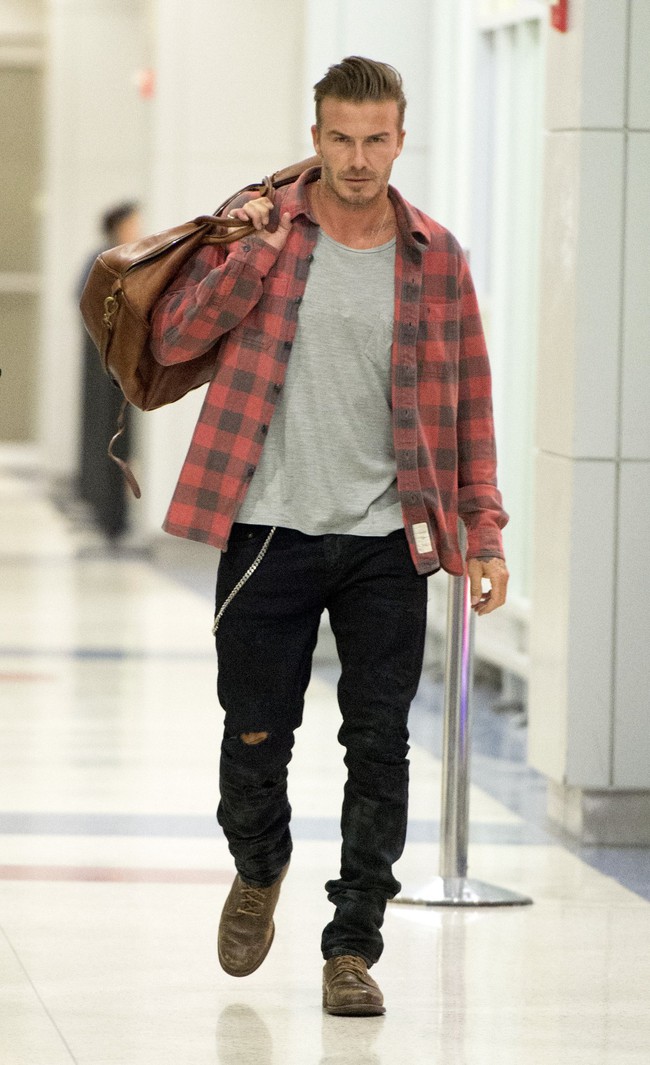 Ước mơ của mọi ông chồng: David Beckham có đến hơn 1.000 đôi giày, đè bẹp cả tủ giày của vợ - Ảnh 9. Ước mơ của mọi ông chồng: David Beckham có đến hơn 1.000 đôi giày, đè bẹp cả tủ giày của vợ - Ảnh 9.