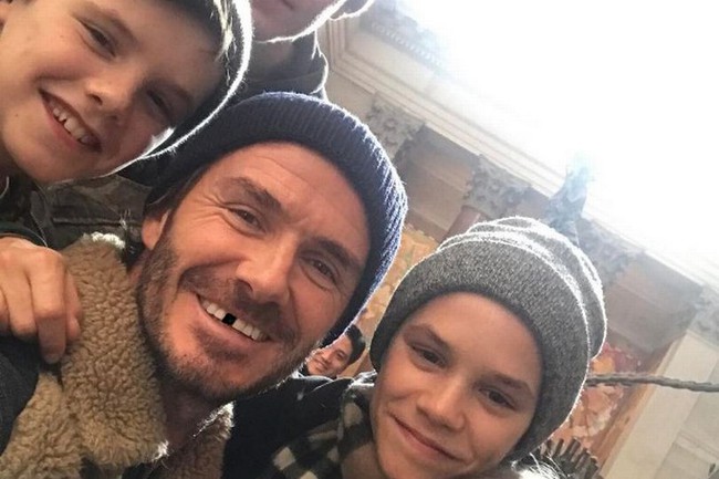 Brooklyn vừa bị g&atilde;y xương, lại đến Beckham cấp cứu sau khi gặp tai nạn - Ảnh 2.