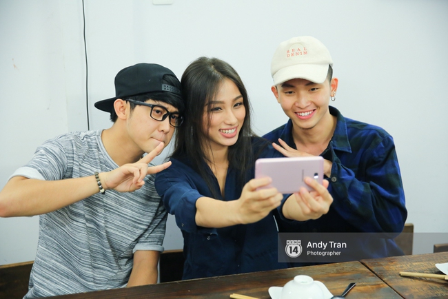 Đầu năm, theo ch&acirc;n cặp đ&ocirc;i Ngọc Mint - Vũ Khang đi ăn cua một bữa đ&atilde; đời - Ảnh 2.