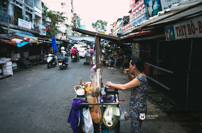 Cái Tết cuối cùng của tiểu thương ở ngôi chợ trung tâm Sài Gòn trước ngày giải tỏa - Ảnh 6.