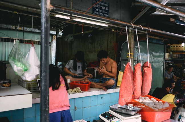Cái Tết cuối cùng của tiểu thương ở ngôi chợ trung tâm Sài Gòn trước ngày giải tỏa - Ảnh 8.