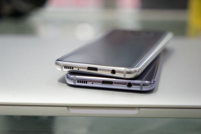 Cận cảnh Samsung Galaxy S8 đầu tiên tại Việt Nam: Đẹp quá, đâu còn gì để chê? - Ảnh 6.