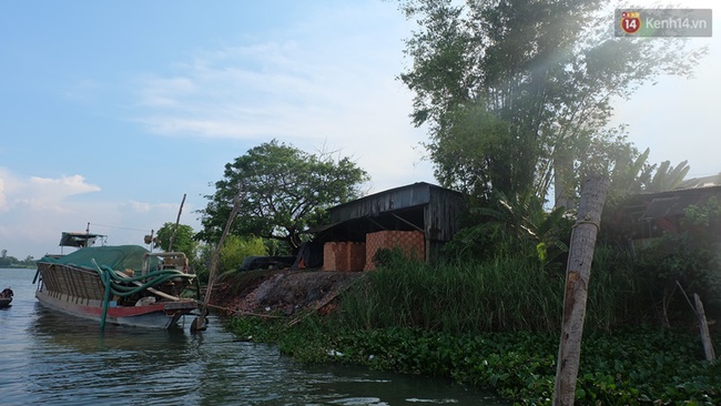 Về vùng sạt lở An Giang: Xót xa cảnh người mất nhà, người khóc khi phải chờ... nhà sập - Ảnh 5.