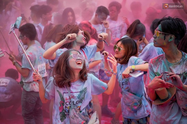 Những khoảnh khắc chứng minh đi Color Me Run lúc nào cũng vui và được quẩy hết mình! - Ảnh 4.